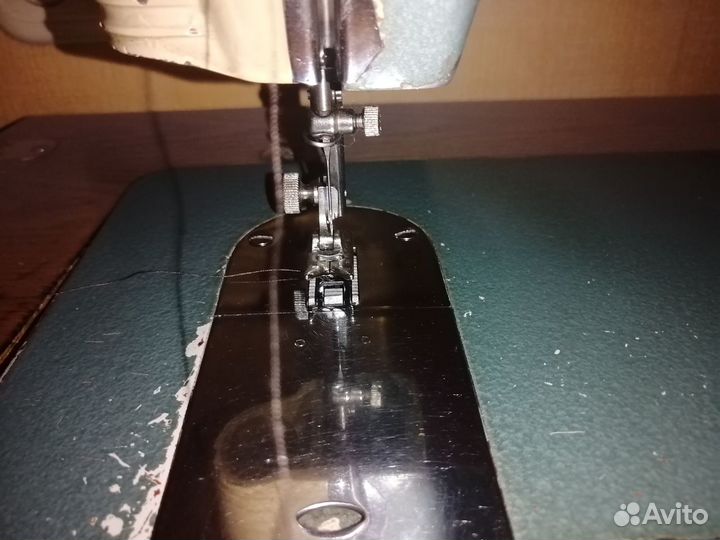 Швейная машина ножная. Подольск. Чайка