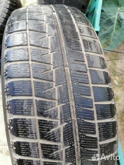 Bridgestone Blizzak DM-V3 215/60 R17