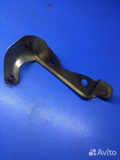 Кронштейн теплового экран турбины