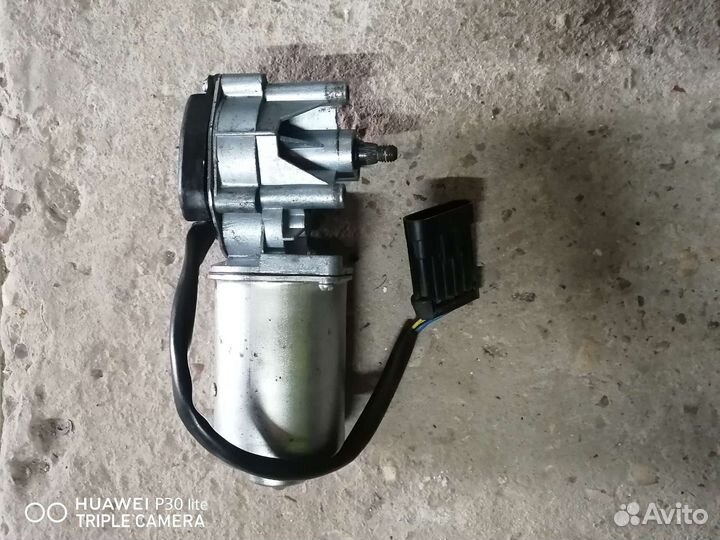 Мотор трапеции стеклоочистителя