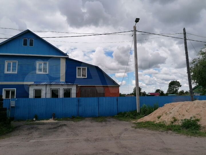 Коттедж 220 м² на участке 10 сот.