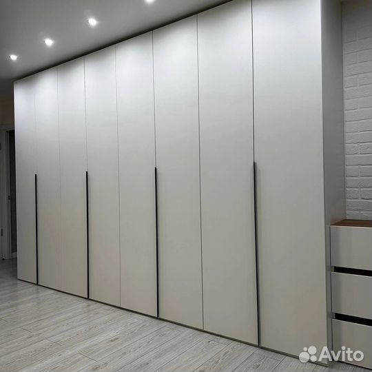 Шкаф распашной на заказ