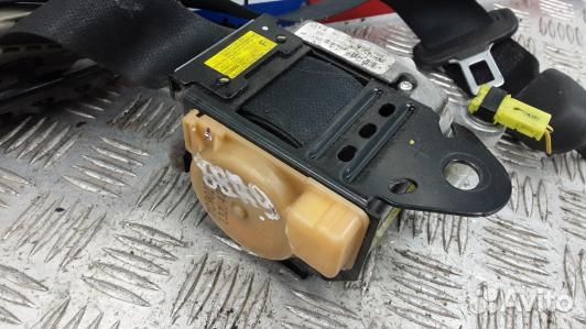 Ремень безопасности с пиропатроном сиденья передне