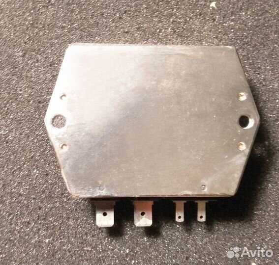 Оптосемистор - реле на 24В, коммутирует до 16А