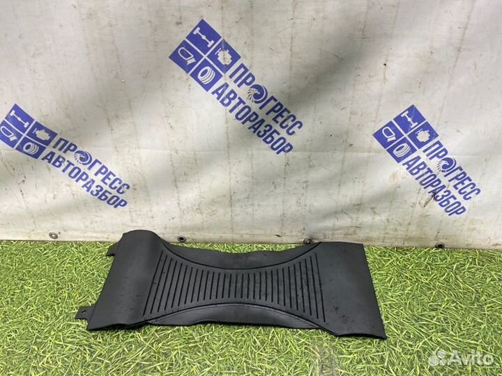 Коврик салона задний Toyota Avensis универсал 1.8