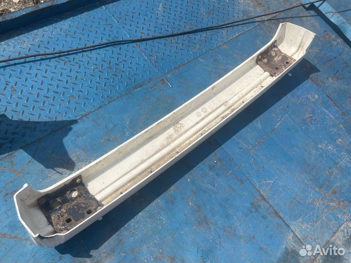 Усилитель заднего бампера BMW E34