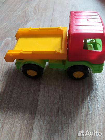 Машинки игрушки