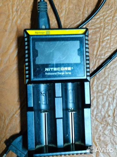 Зарядное устройство nitecore D2