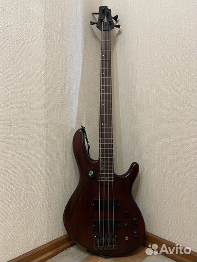 Бас гитара Cort