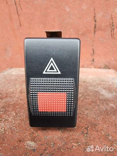 Кнопка аварийной сигнализации Audi A8 D2