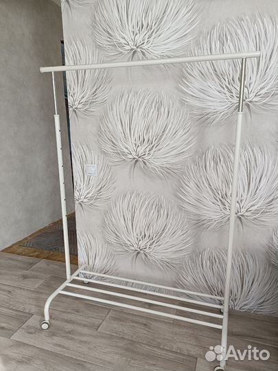 Вешалка для одежды напольная металлическая