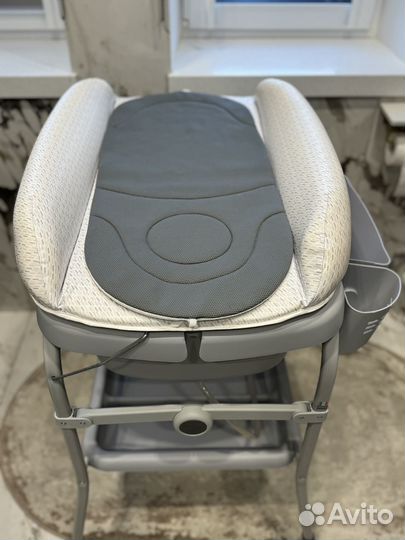 Пеленальный столик Chicco Cuddle с ванночкой