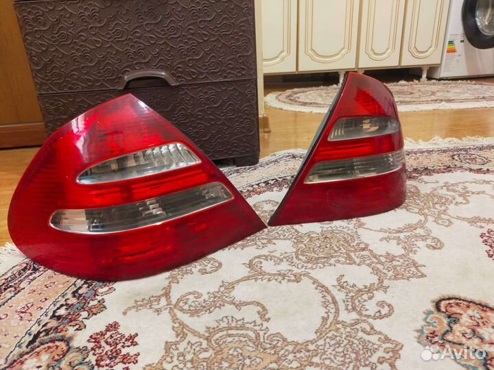 Задний стоп левый на 211 мерседес