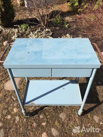 Столик металлический на колесиках для инструментов купить в Санкт ...