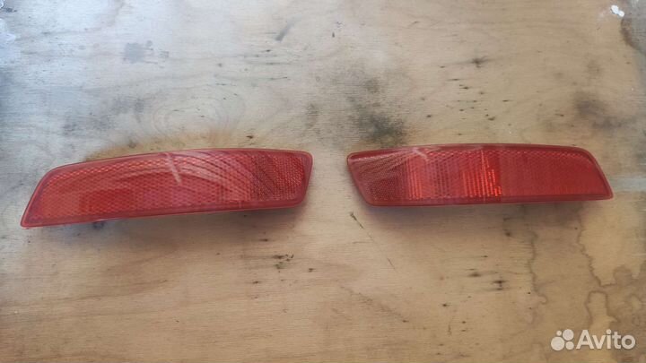 Катафот заднего бампера правый Toyota Corolla 180