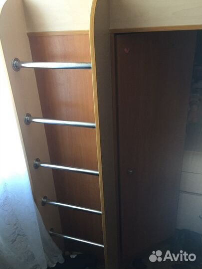 Уголок школьника с кроватью