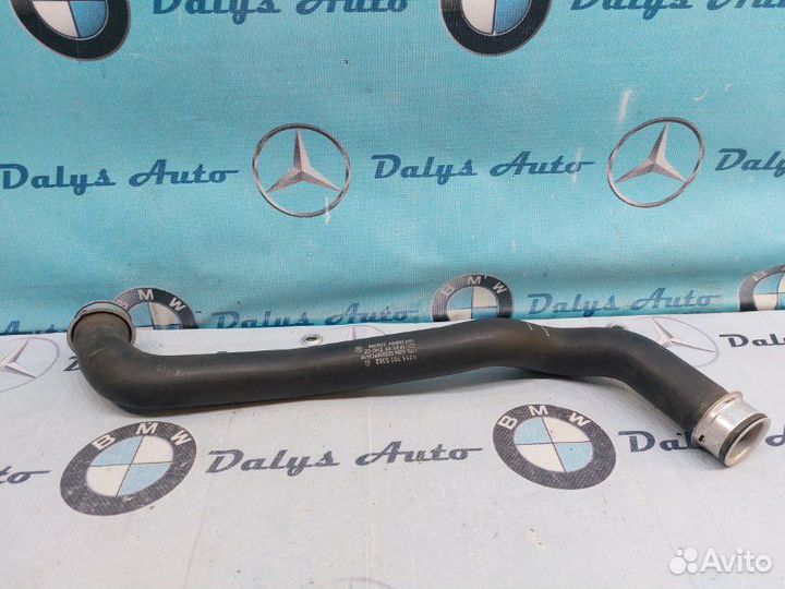 Патрубок системы охлаждения Mercedes-Benz E-Class