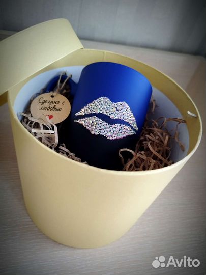 Кружка NEW украшенная стразами