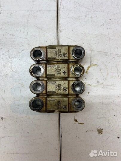 Комплект бугелей (шеек) распредвала Peugeot 308