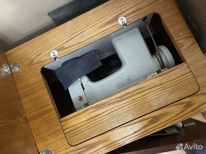 Швейная машина Подольск 142