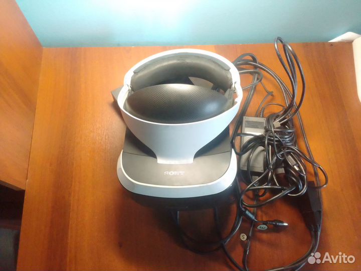 Sony playstation 4 slim 500gb + VR очки + 18 игр