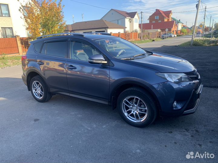 Toyota RAV4 2.0 CVT, 2014, битый, 215 000 км