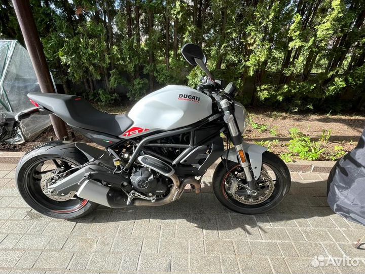 Ducati Moster 797
