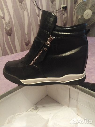 Сникерсы 38р