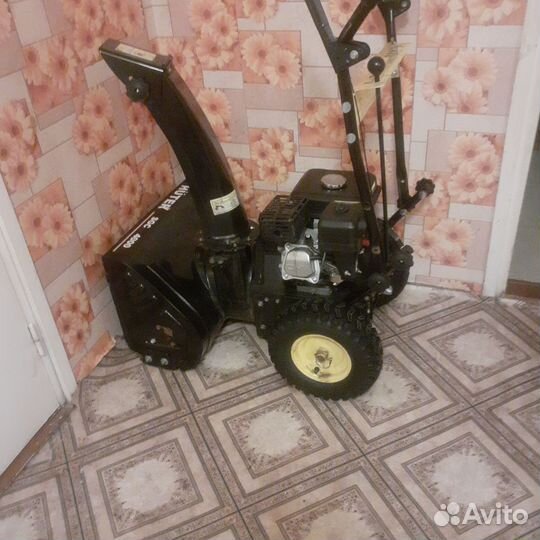 Снегоуборщик бензиновый