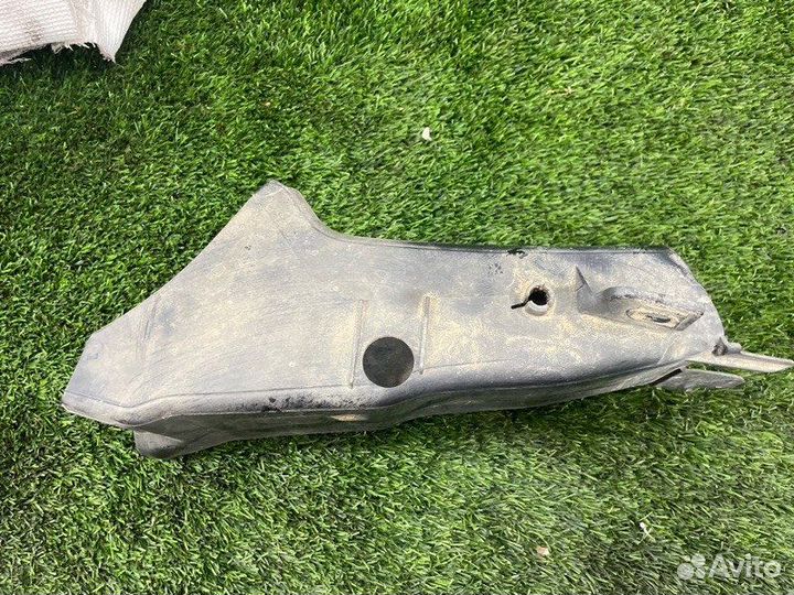 Воздуховод охлаждения тормозов передний правый Bmw