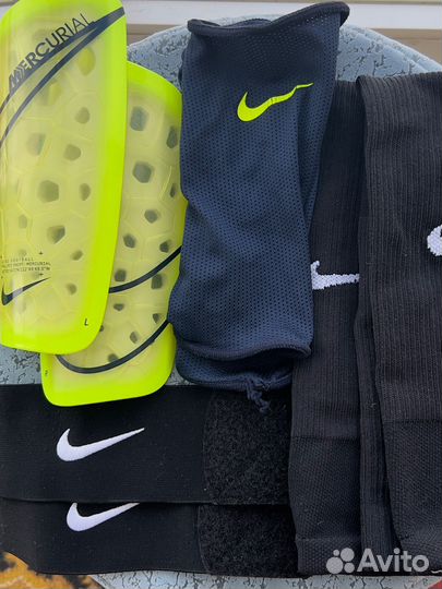 Футбольные щитки,гетры,фиксаторы Nike