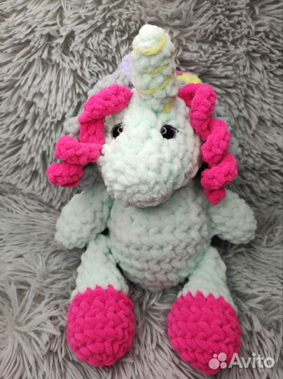Вязаная игрушка единорог
