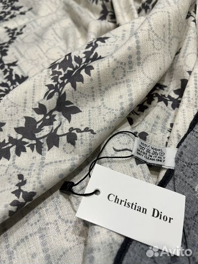 Шерстяной платок Dior молочный двухсторонний