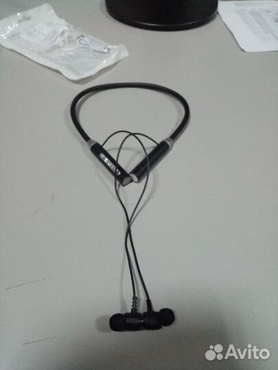Наушники для спорта с нашейным ободом