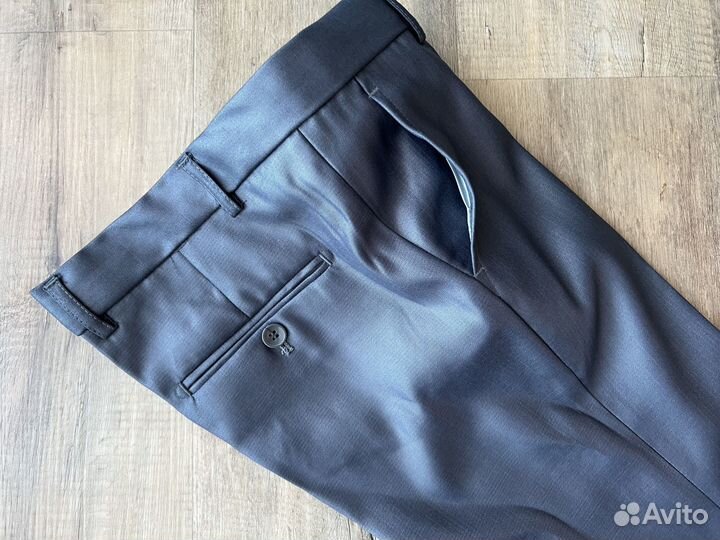 Костюм-тройка классический новый на 12 лет