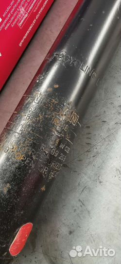 Амортизатор задний Nissan Juke