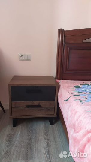 Тумба прикроватная