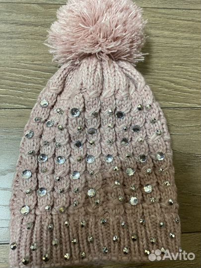 Шапка новая тёплая Германия со стразами