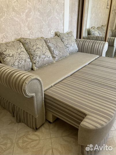 Диван с креслом