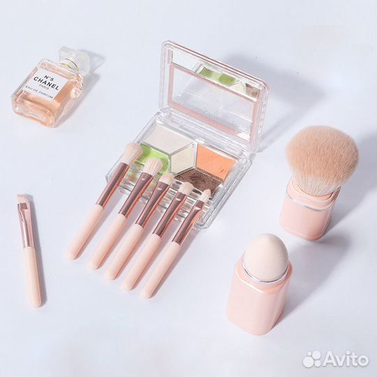 Футляр с кистями для макияжа с зеркалом