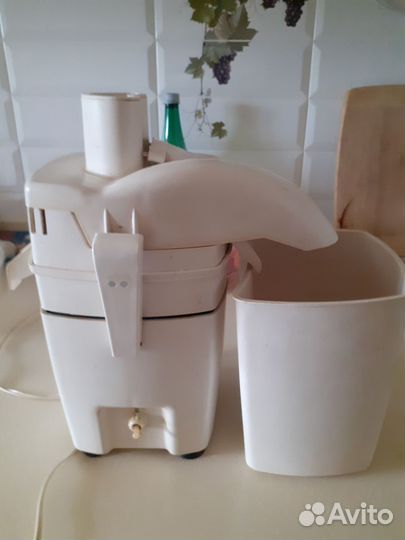 Соковыжималка центробежная