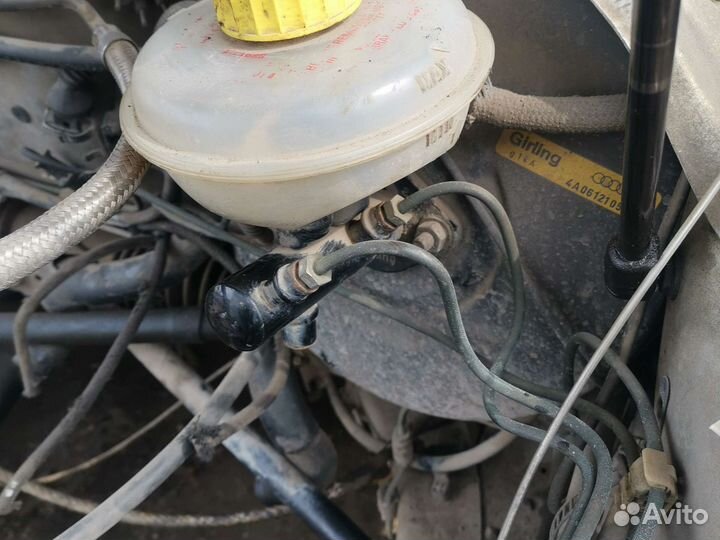 Главный тормозной цилиндр гтц Audi 100 C4 2.8