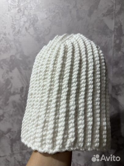 Шапка вязаная ручной работы