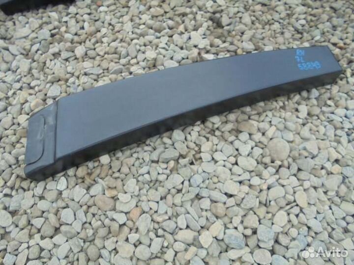 Накладка на стойку кузова правая Volkswagen