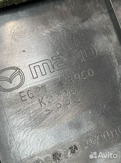 Обшивка крышки багажника Mazda CX 7 2008-2012г