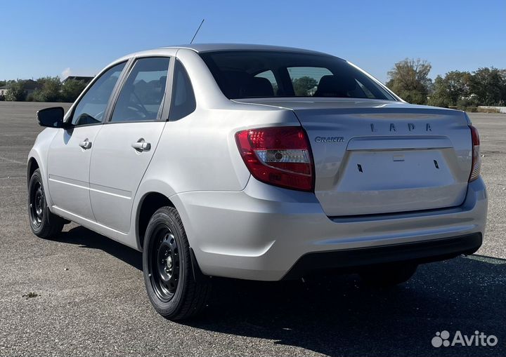 LADA Granta 1.6 МТ, 2023, 130 км