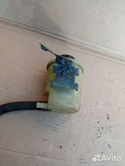 Renault бачок гидроусилителя