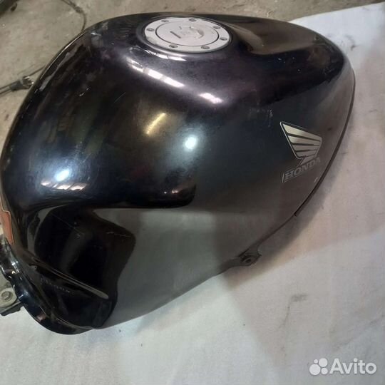 Топливный бак, бензобак Honda CBR 1100XX 97-99