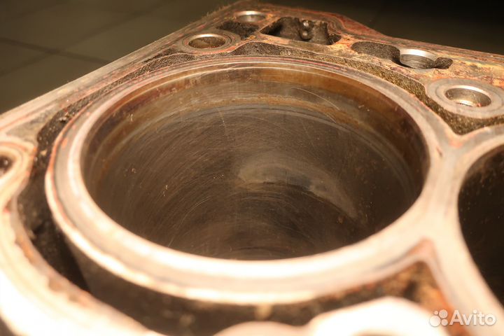 Блок цилиндров VAG ctha 03C103011AR