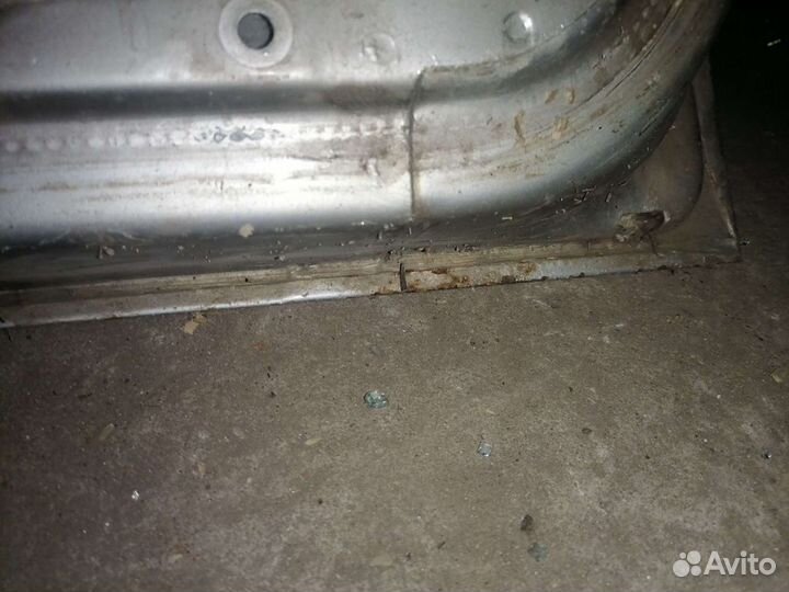 Дверь передняя левая Volvo 740